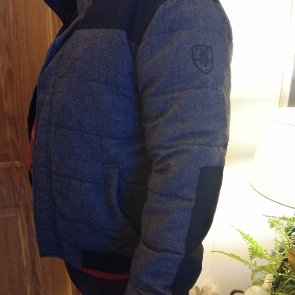 EUC men's XL Tommy Hilfiger downfilled jacket - Picture 3 of 8